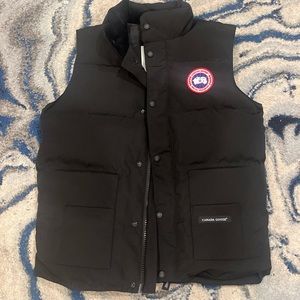 Canada goose vest red logo